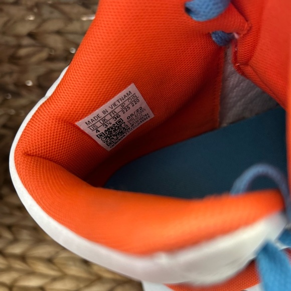 Adidas White and Blue High-Top Sneakers Mickey size 4 - Picture 8 of 9